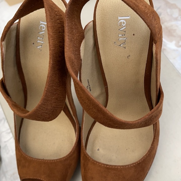 Levity Ivanna Heels - Brown Size 7 Used - Picture 6 of 7